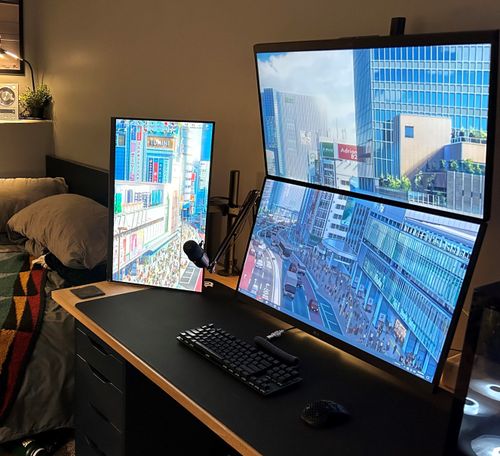 Stacked monitors in a triple monitor workspace