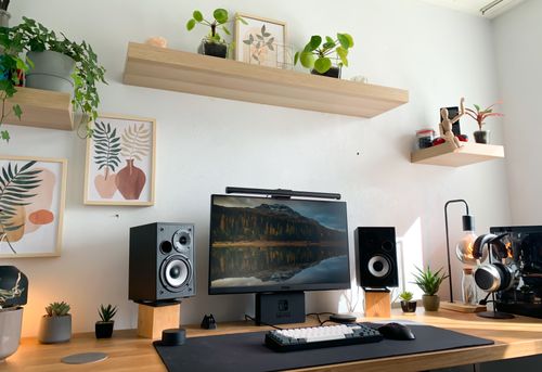 Functional and Visually Pleasing Home Office Workspace